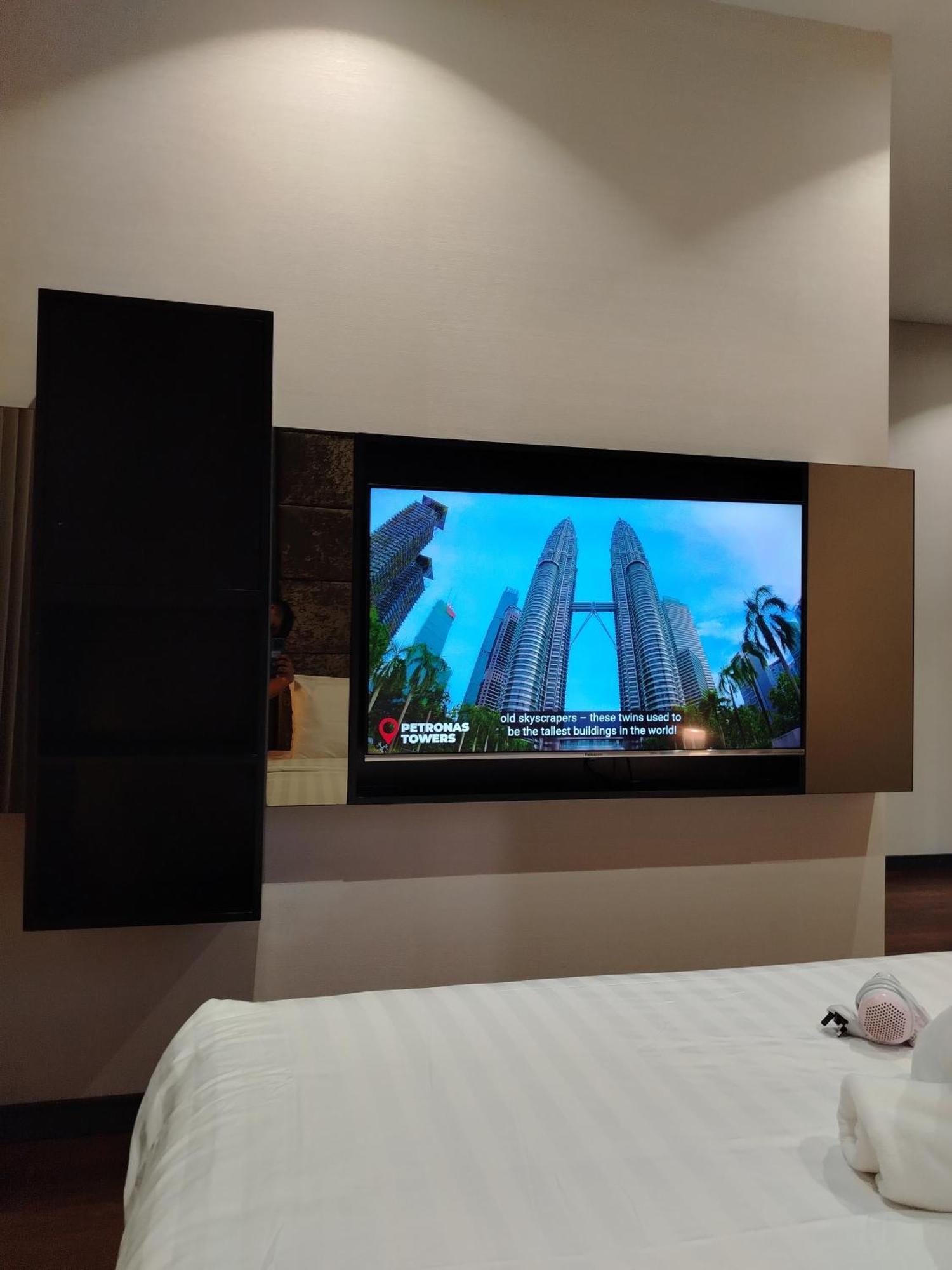 8 Kia Peng Suites Klcc By Luna Kuala Lumpur Luaran gambar